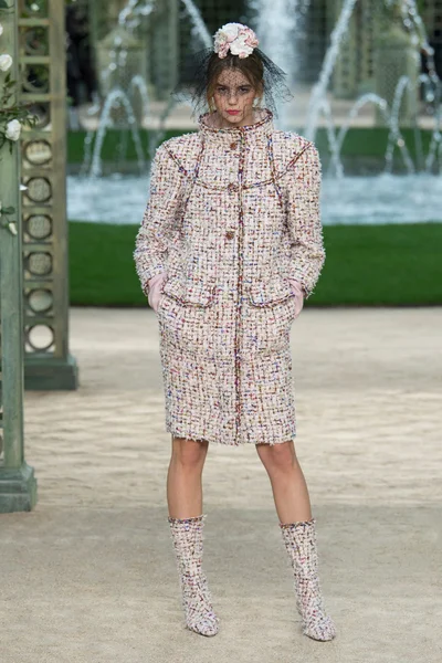 Look 5